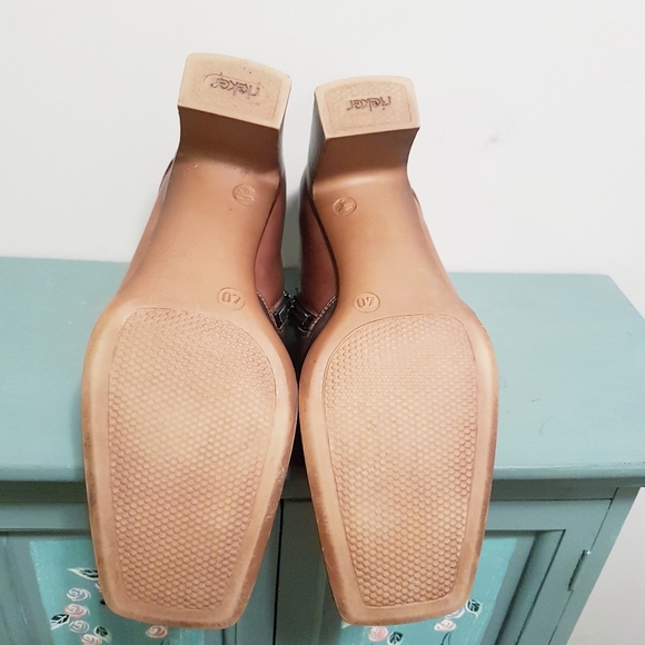 Rieker heeled side zip shoes - Picture 3 of 5